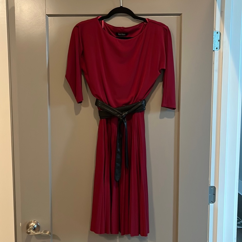 White House black market maroon dress with black belt